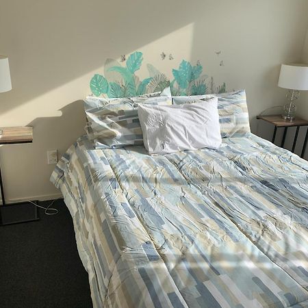 Peaceful Riverfront Cottage In Small Northland Town Te Kopuru المظهر الخارجي الصورة