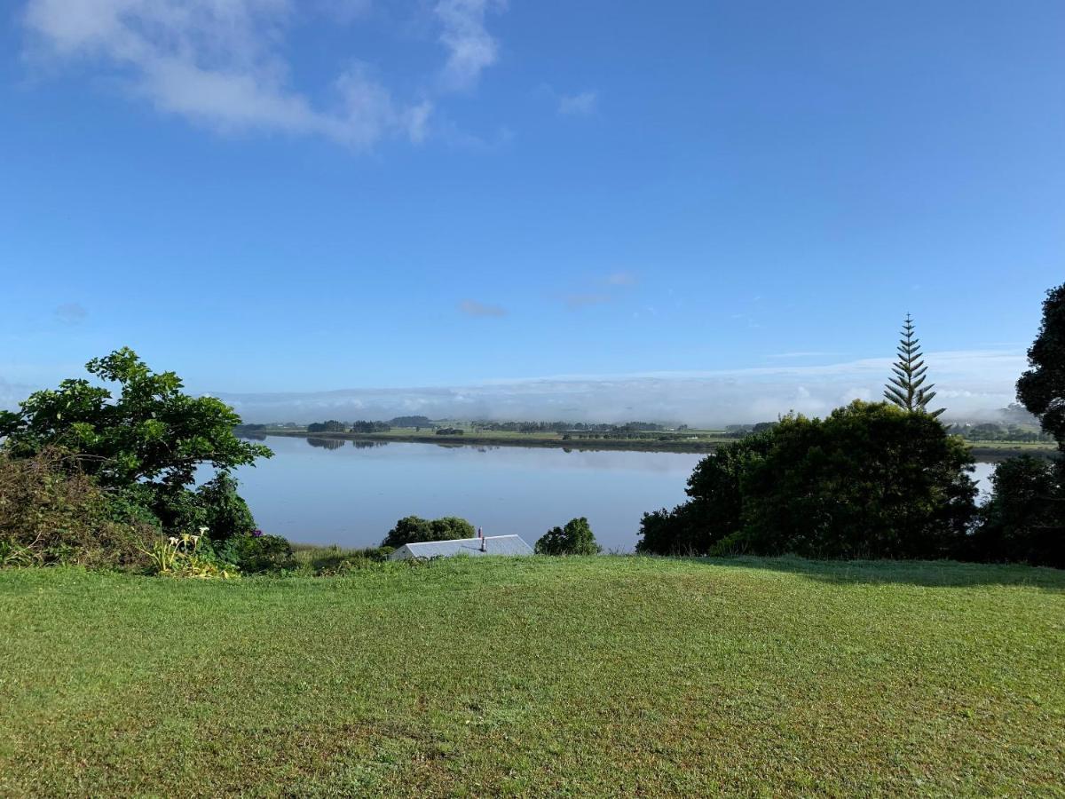 Peaceful Riverfront Cottage In Small Northland Town Te Kopuru المظهر الخارجي الصورة
