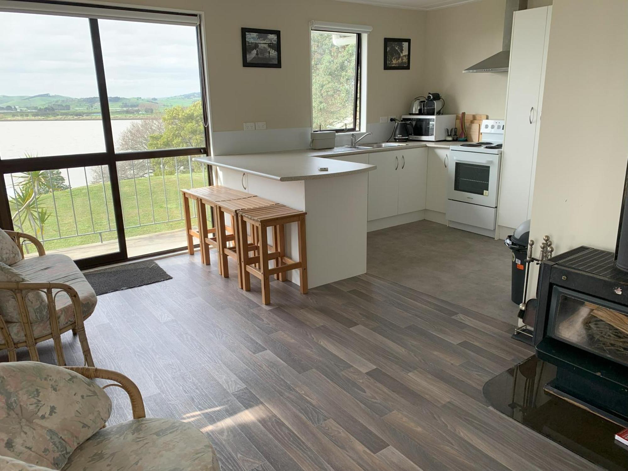 Peaceful Riverfront Cottage In Small Northland Town Te Kopuru المظهر الخارجي الصورة